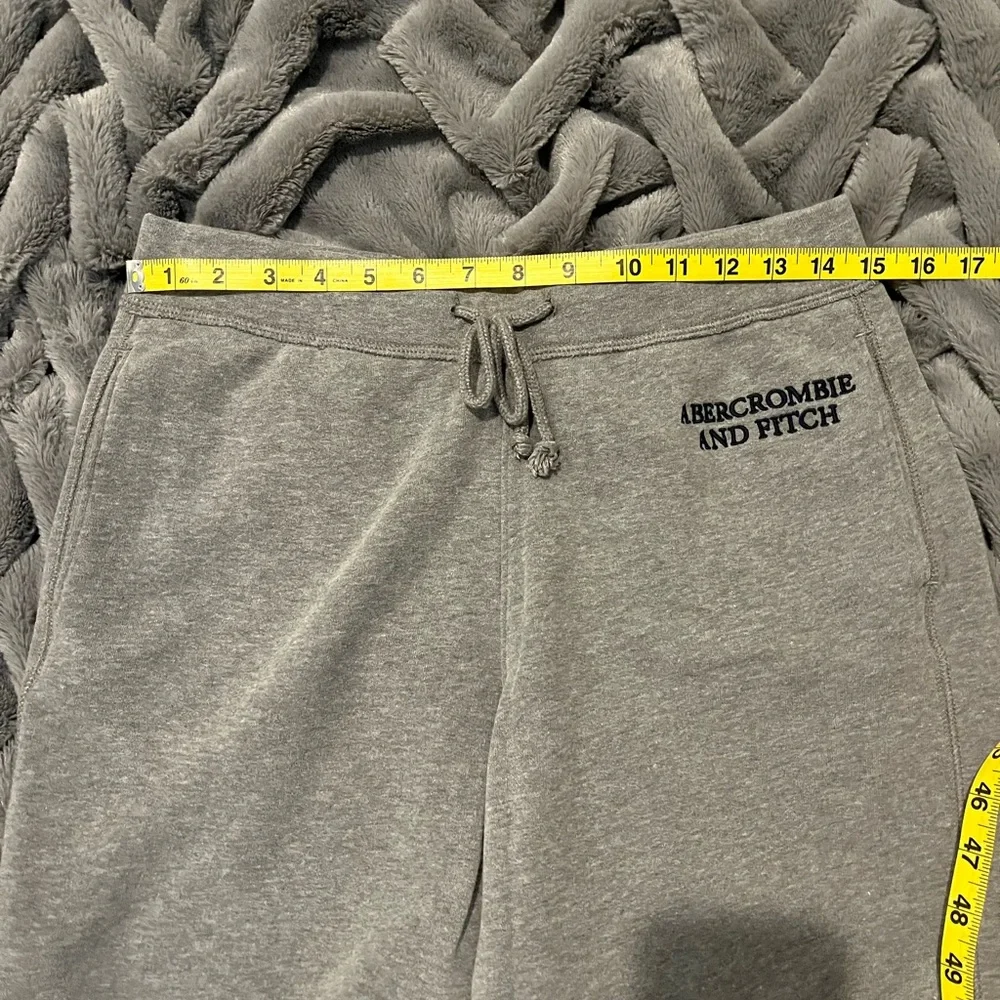 Abercrombie & Fitch Gray Fleece Sweat Shorts Size Small
